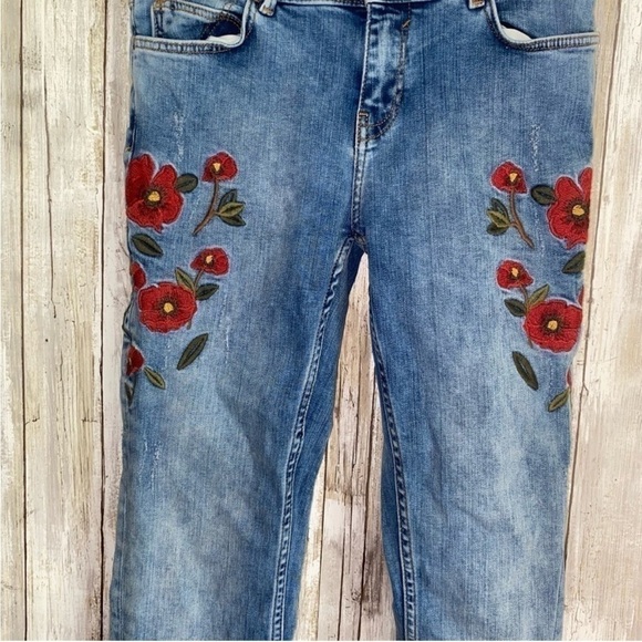 Zara Embroidered Floral Ankle Jeans - Picture 5 of 10